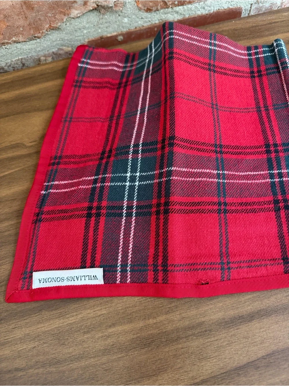 Williams Sonoma Red Tartan Plaid Napkins Set of 8 Linen Cotton Christmas